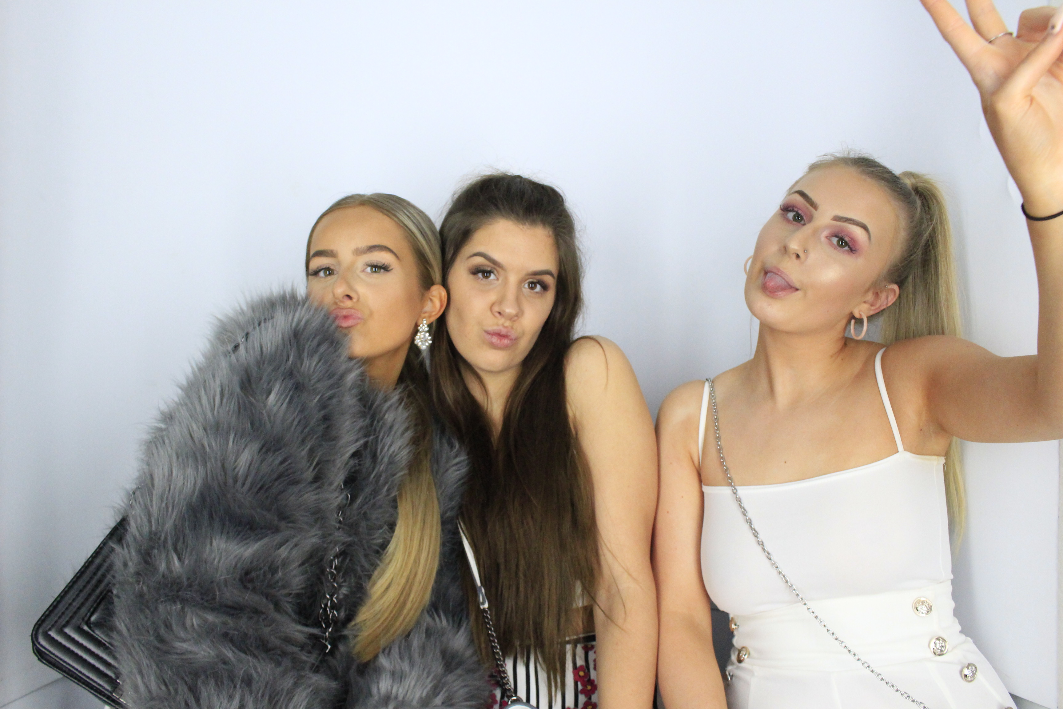 Issy & Alice's 18th Birthday Party | View more photos from the event at gallery.myphotoboothexperience.co.uk/u/MyPhotoBoothExperienceLtd/Issy-Alices-18th-Birthday-Party